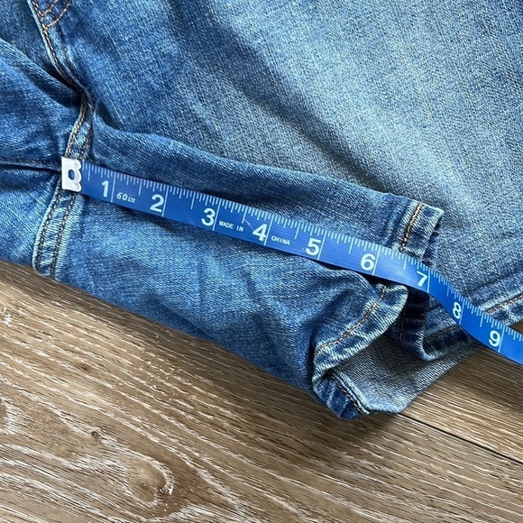 Levi Jean Denim Shorts - Picture 8 of 9